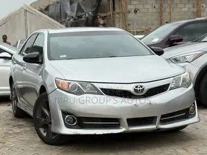 Toyota Camry 2012 Silver