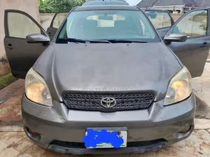 Toyota Matrix Hatchback FWD (1.8L 4cyl 5M) 2007 Gray