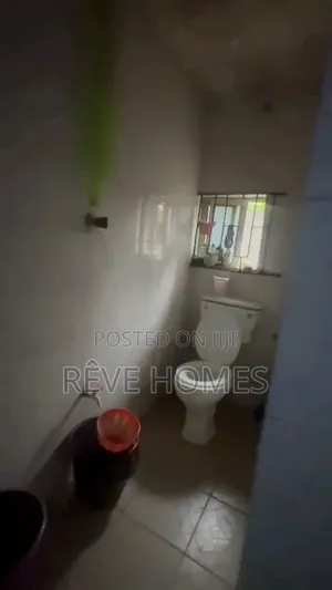 2bdrm Block of Flats in Akoka for rent