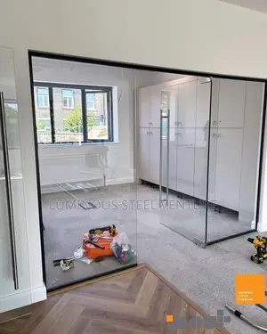 Elevate Your Home's Aesthetic With a Custom Tempered Glass Parlour