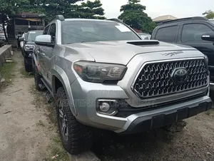 Toyota Tacoma 2018 Silver