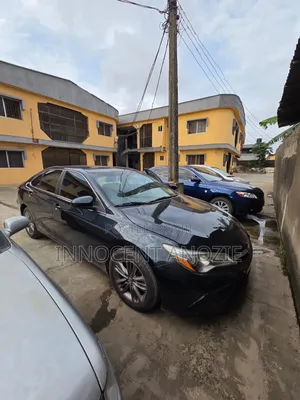 Toyota Camry SE 4dr Sedan (2.5L 4cyl 6A) 2017 Blue
