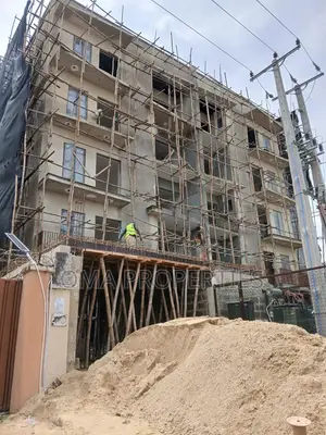 2bdrm Apartment in Lekki Phase 1 for sale