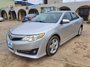 Toyota Camry SE 4dr Sedan (2.5L 4cyl 6A) 2014 Silver