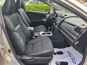 Toyota Camry SE 4dr Sedan (2.5L 4cyl 6A) 2014 Silver