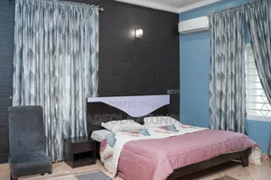 Comfortable Private Bedroom in a Stylish Shared 3-Bedroom Apartment