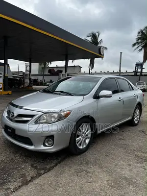 Toyota Corolla 2010 Silver