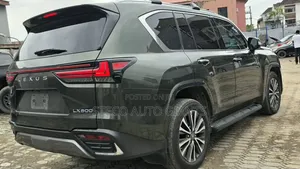 Lexus LX 2023 Green