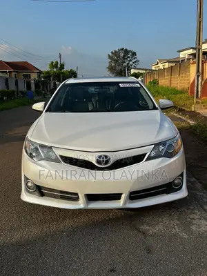 Toyota Camry SE Sport 4dr Sedan (2.5L 4cyl 6A) 2014 White