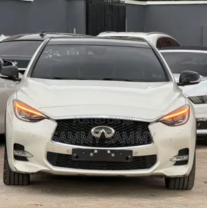 Infiniti Q30 2016 White