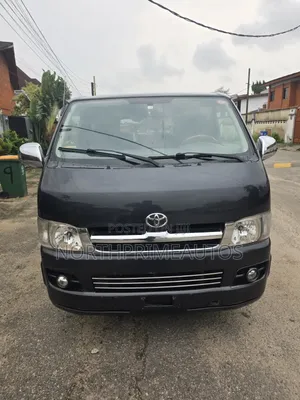 Toyota HiAce 2013 Black