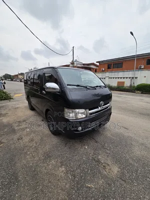 Toyota HiAce 2013 Black