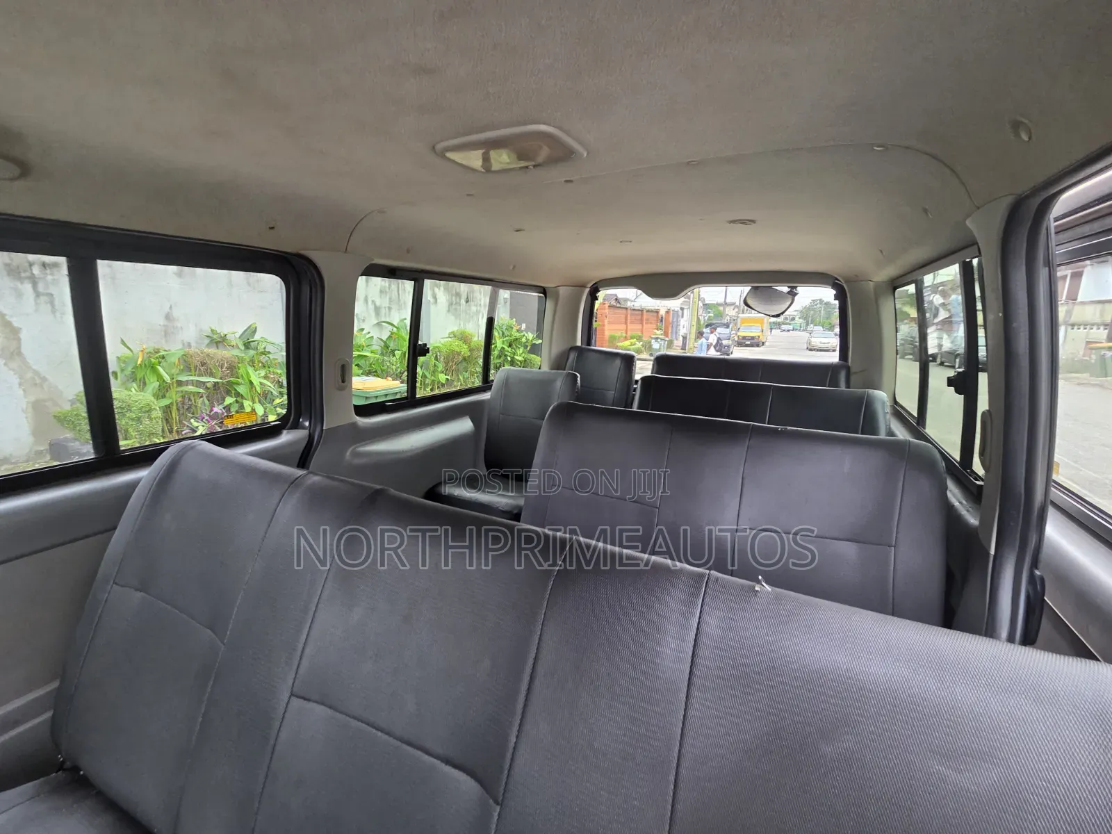 Toyota HiAce 2013 Black