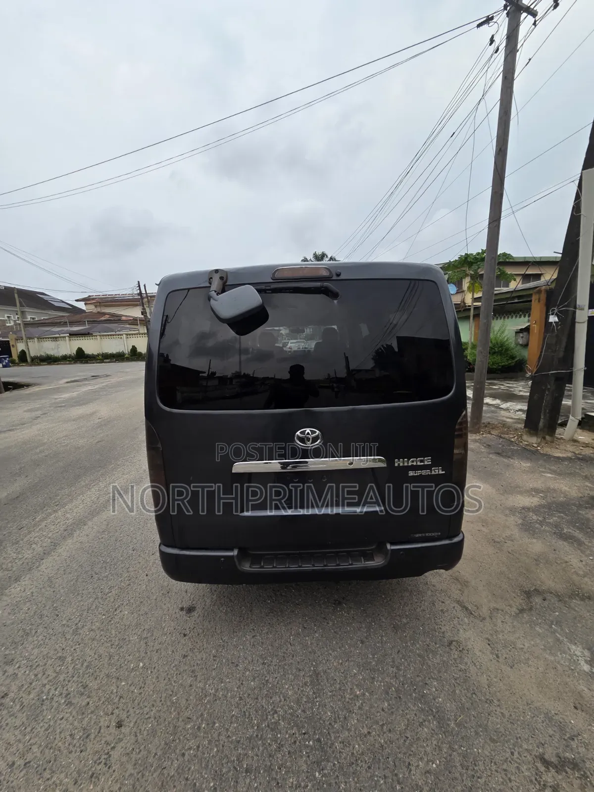 Toyota HiAce 2013 Black