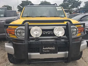 Toyota FJ Cruiser 2007 Yellow