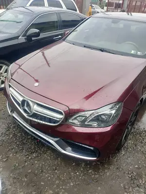 Mercedes-Benz E350 Base 4dr Sedan RWD (3.5L 6cyl 7A) 2011 Red