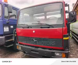 Mercedes Benz 1517 2000 Red