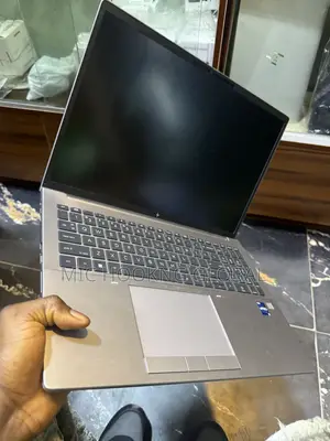 Laptop HP Zbook Studio G7 32GB Intel Core i9 SSD 1T