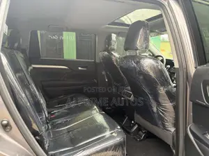 Toyota Highlander XLE V6 4x4 (3.5L 6cyl 6A) 2016 Gray