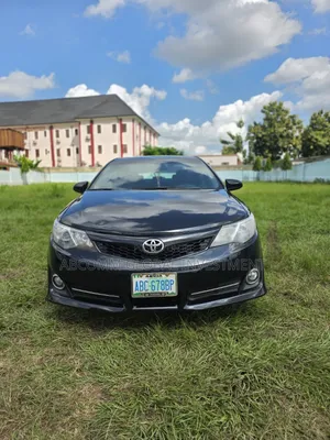 Toyota Camry SE 4dr Sedan (2.5L 4cyl 6A) 2012 Black