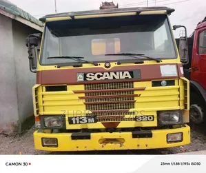 Scania Hayab 7 Tons Diesel Engine/ 10 Tire Yellow Color