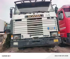 Scania Hayab 17 Tons Diesel Engine/ 8 Tire White Color