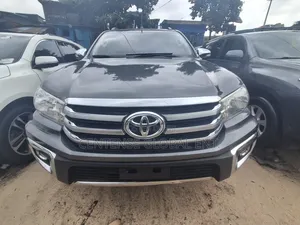Toyota Hilux 2021 Gray