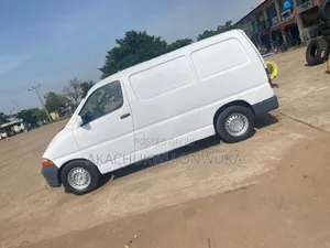 Toyota HiAce 2007 White