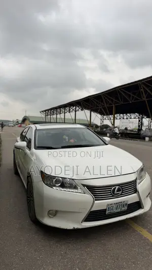 Lexus ES 2013 White
