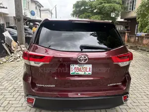 Toyota Highlander Limited Platinum 4dr SUV AWD (3.5L 6cyl 6A) 2015