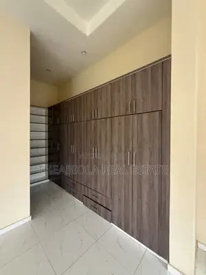 6bdrm Duplex in Guzape, Abuja for rent