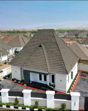 3bdrm Bungalow in Bunkoro for sale