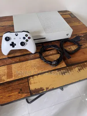 Xbox One S 500GB – Very Clean Fully Functional