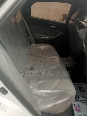 Toyota Avalon XLE FWD Sedan (3.5L V6 8A) 2019 White