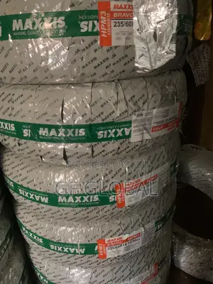 Maxxis 235/60/18