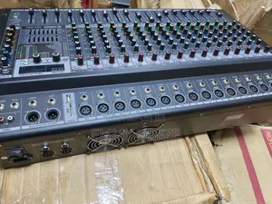Yamaha Powered Mixer 16ch