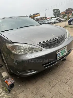 Toyota Camry LE 4dr Sedan (2.4L 4cyl 4A) 2004 Gray