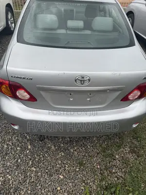 Toyota Corolla LE 4dr Sedan (1.8L 4cyl 4A) 2010 Silver