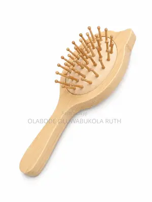 Cat-Shaped Bamboo Airbrush Comb