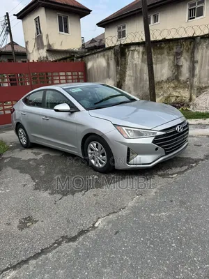 Hyundai Elantra 2019 Silver