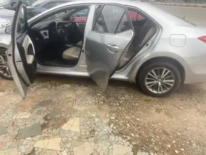 Toyota Corolla 2015 Silver