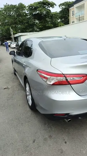Toyota Camry LE 2021 Silver