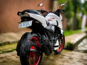 TVS Apache RTR 160 4V 2022 White