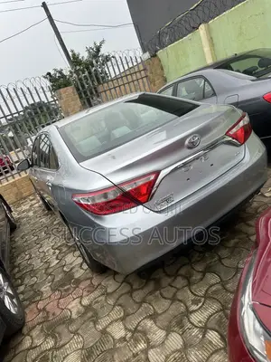 Toyota Camry LE 4dr Sedan (2.5L 4cyl 6A) 2015 Silver
