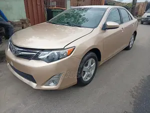 Toyota Camry 2012 Gold