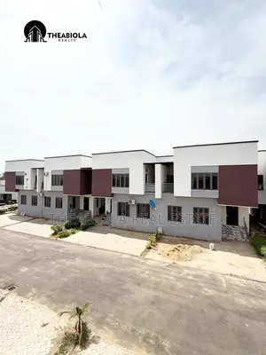 4bdrm Townhouse/Terrace in Fha Lugbe, Abuja for sale