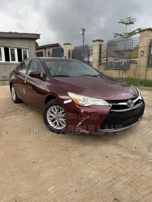 Toyota Camry 2016 Maroon