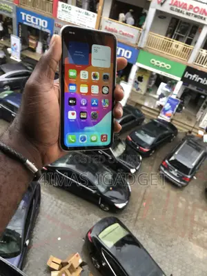 Apple iPhone XR 64 GB White