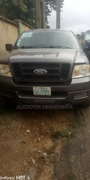 Auto Ford Hilux