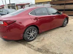Lexus ES 2017 Red